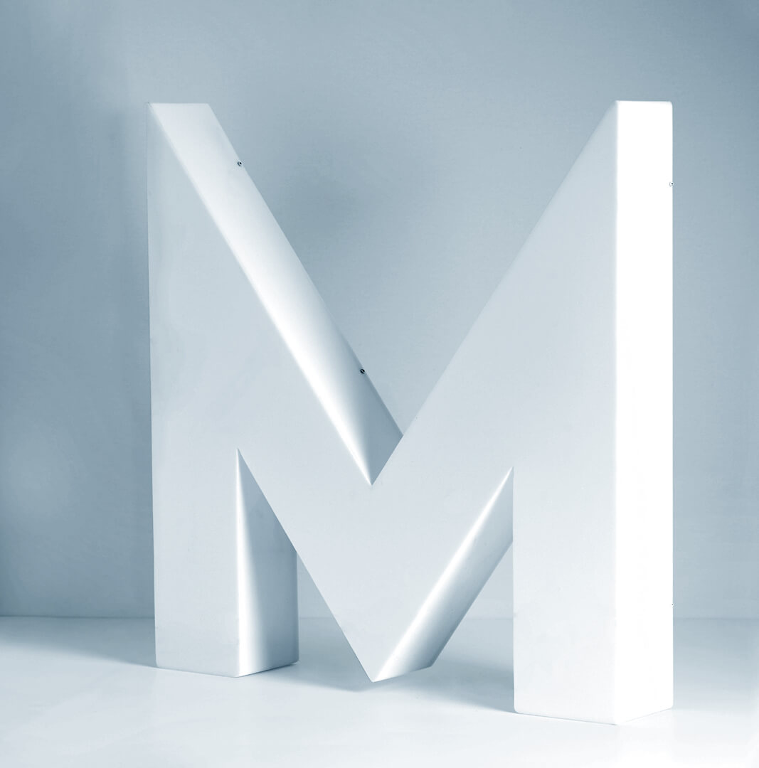 M-letter-m-illuminée-m-lettres-avec-plexi-3d-led-lettres-m-lettres-rgb